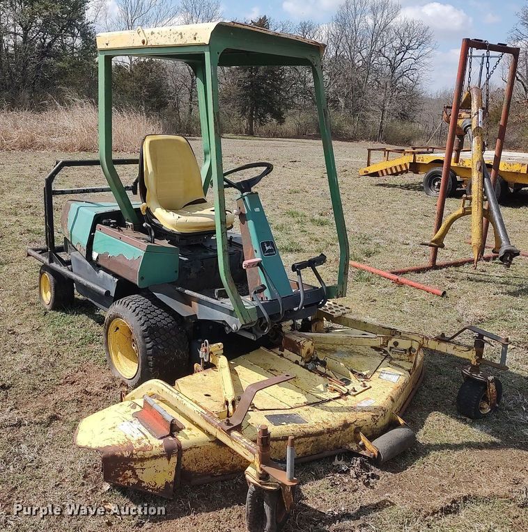 image for item DO3904 John Deere F930  lawn mower