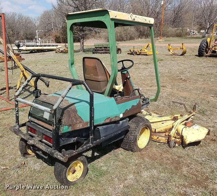 image for item DO3904 John Deere F930  lawn mower