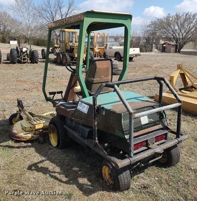 image for item DO3904 John Deere F930  lawn mower