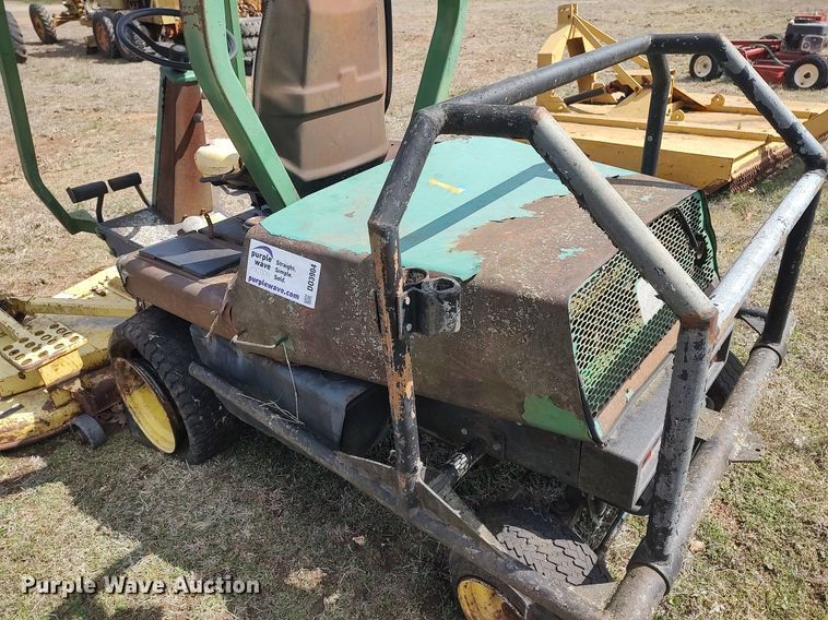 image for item DO3904 John Deere F930  lawn mower