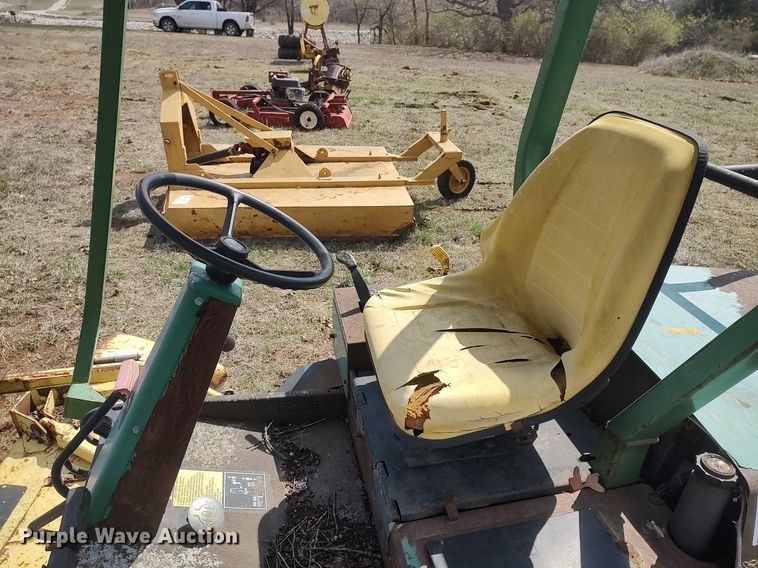 image for item DO3904 John Deere F930  lawn mower