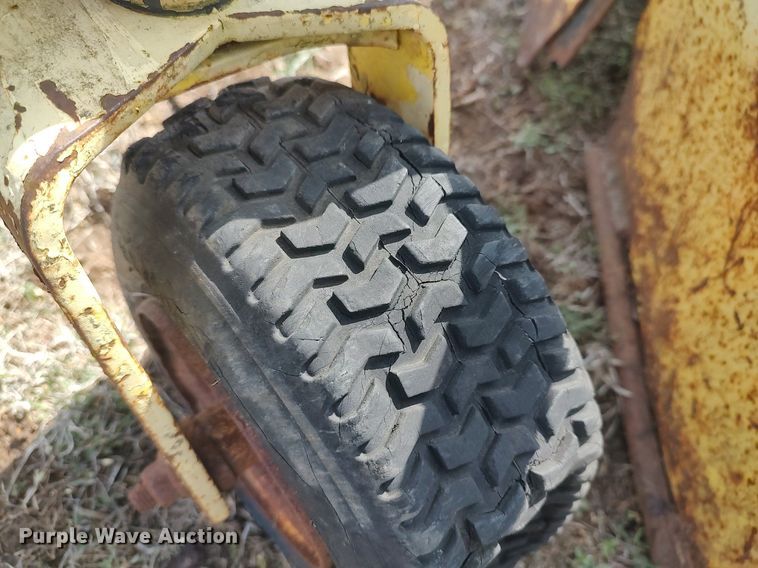 image for item DO3904 John Deere F930  lawn mower