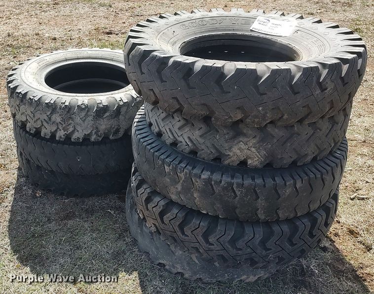 image for item DO3911 (8) tires
