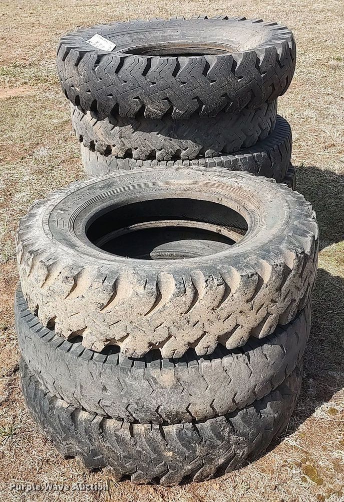 image for item DO3911 (8) tires