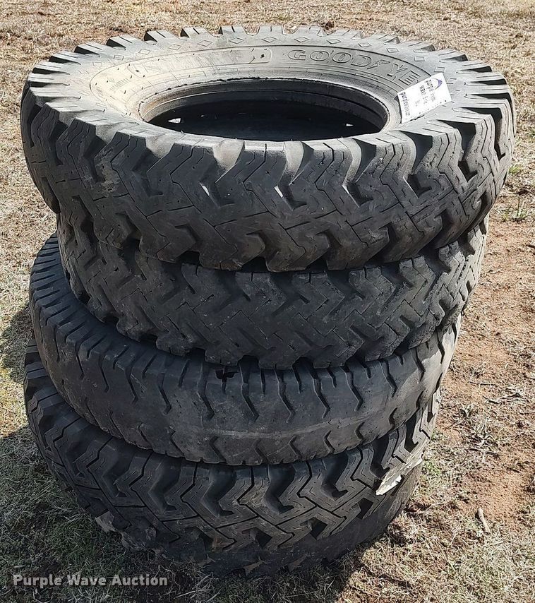image for item DO3911 (8) tires