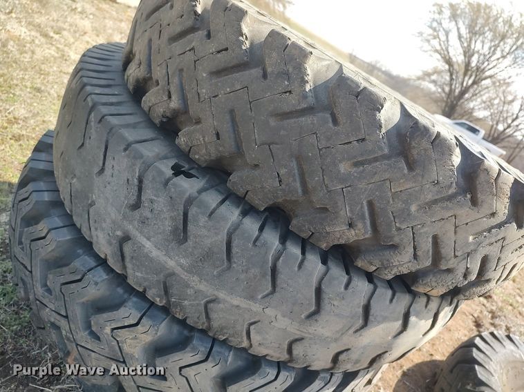 image for item DO3911 (8) tires