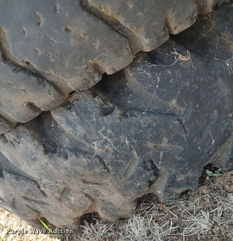 image for item DO3911 (8) tires