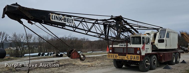 image for item DO4282 Link-Belt HC108-B  crane