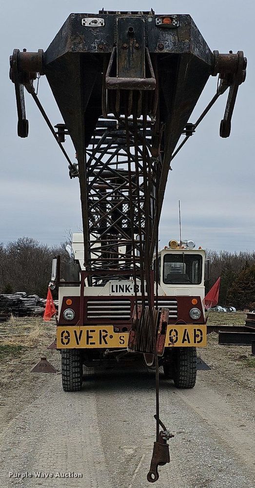 image for item DO4282 Link-Belt HC108-B  crane