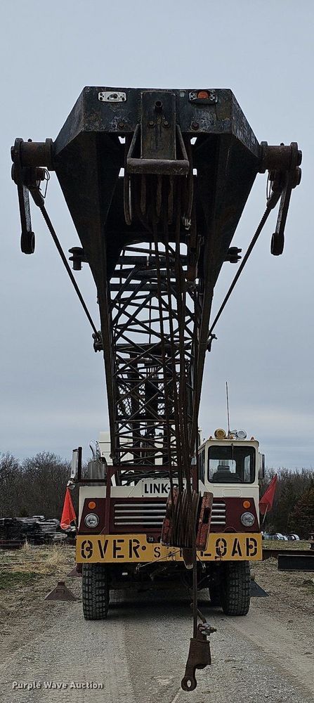 image for item DO4282 Link-Belt HC108-B  crane