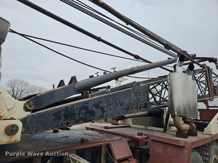 image for item DO4282 Link-Belt HC108-B  crane