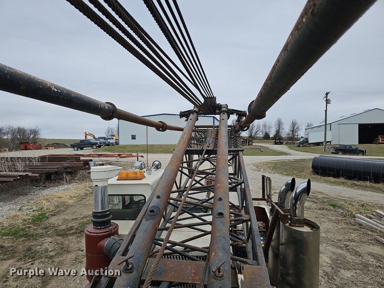 image for item DO4282 Link-Belt HC108-B  crane