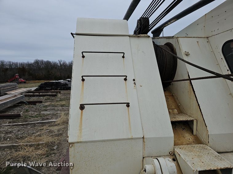 image for item DO4282 Link-Belt HC108-B  crane