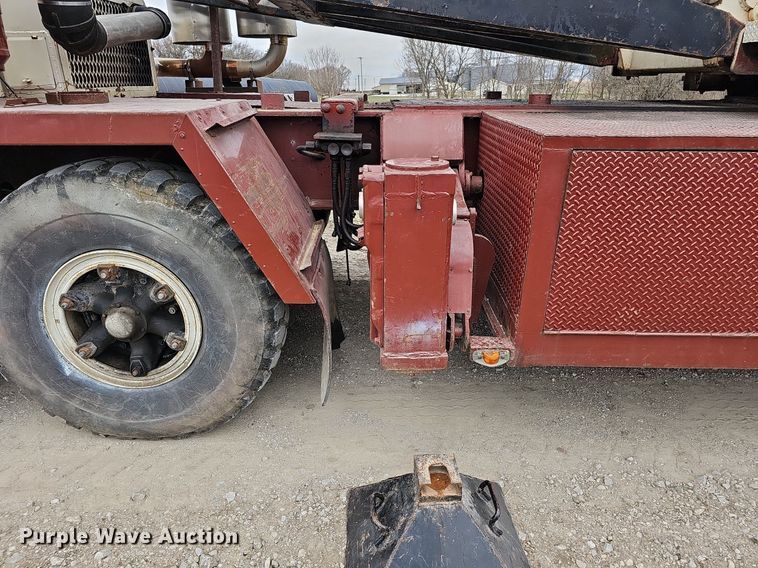 image for item DO4282 Link-Belt HC108-B  crane