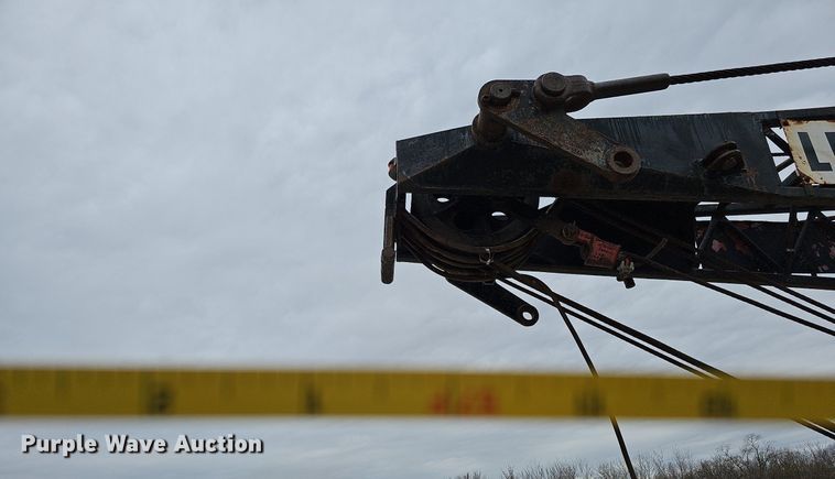 image for item DO4282 Link-Belt HC108-B  crane