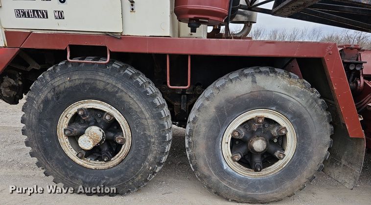 image for item DO4282 Link-Belt HC108-B  crane