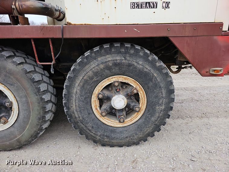 image for item DO4282 Link-Belt HC108-B  crane