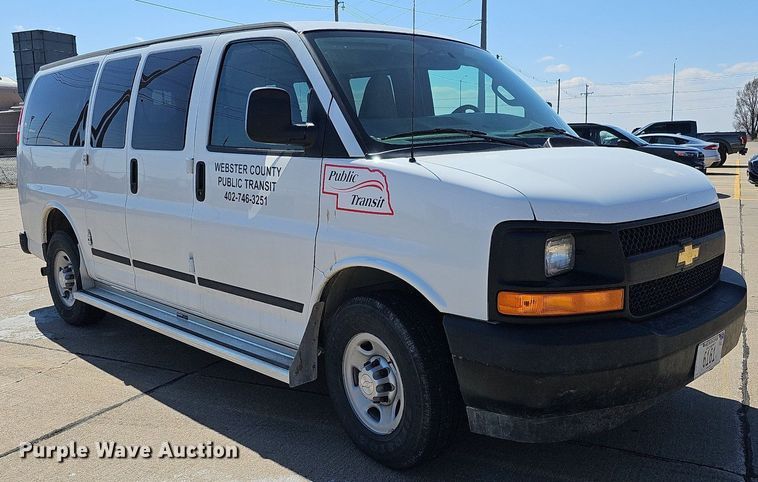 image for item DO4285 2017 Chevrolet Express 3500  van