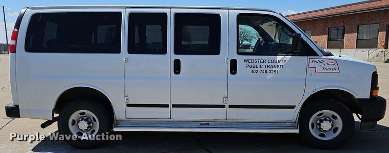 image for item DO4285 2017 Chevrolet Express 3500  van