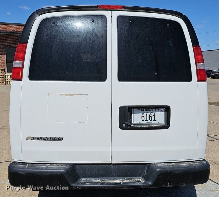 image for item DO4285 2017 Chevrolet Express 3500  van