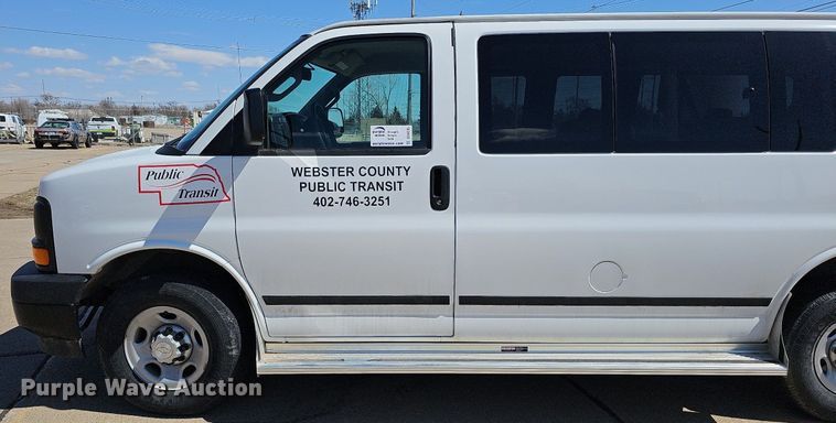 image for item DO4285 2017 Chevrolet Express 3500  van