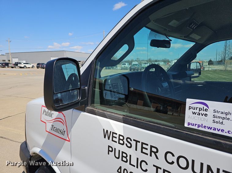 image for item DO4285 2017 Chevrolet Express 3500  van