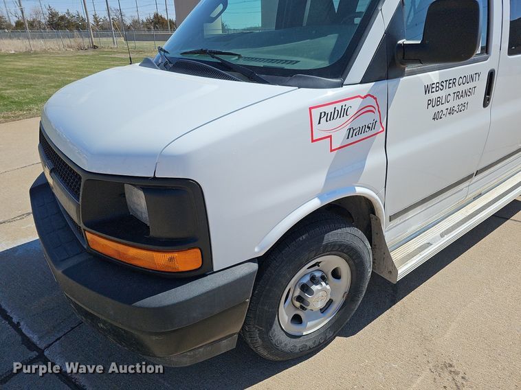 image for item DO4285 2017 Chevrolet Express 3500  van