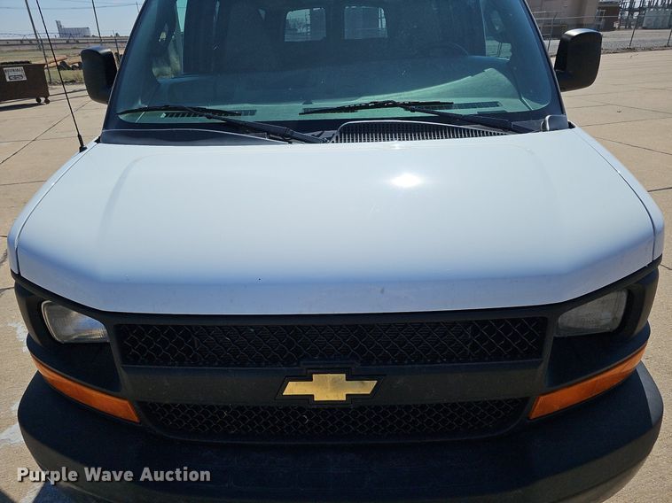 image for item DO4285 2017 Chevrolet Express 3500  van