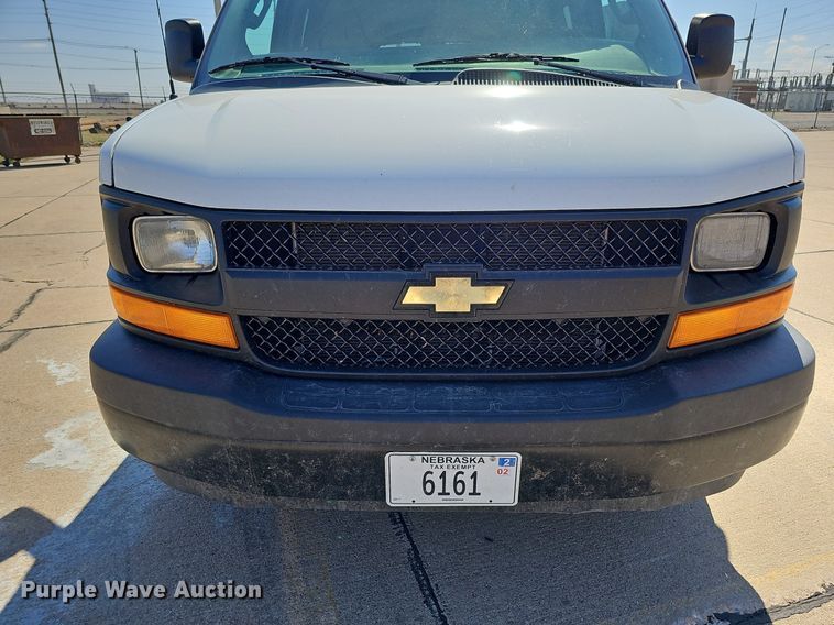 image for item DO4285 2017 Chevrolet Express 3500  van