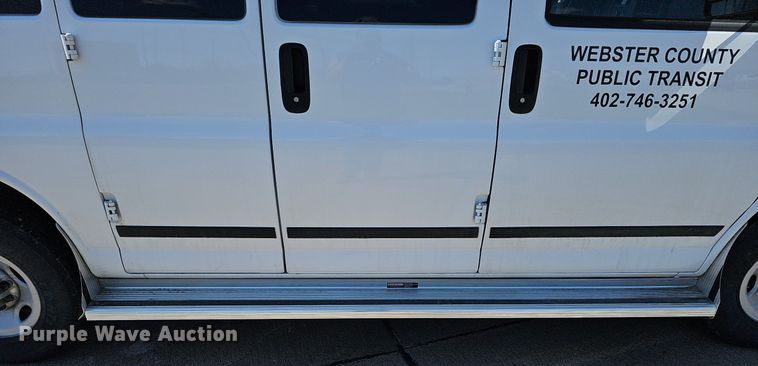 image for item DO4285 2017 Chevrolet Express 3500  van