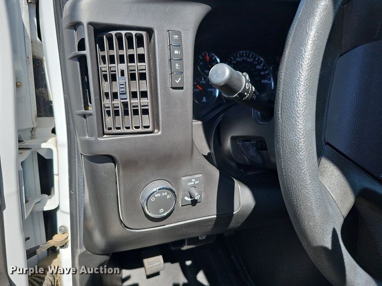 image for item DO4285 2017 Chevrolet Express 3500  van