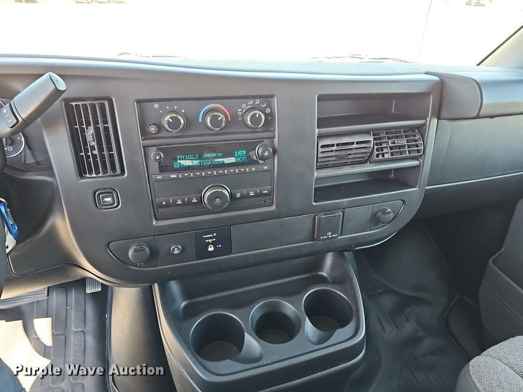 image for item DO4285 2017 Chevrolet Express 3500  van