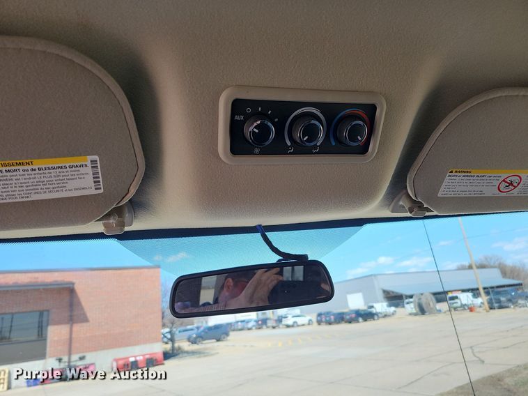 image for item DO4285 2017 Chevrolet Express 3500  van