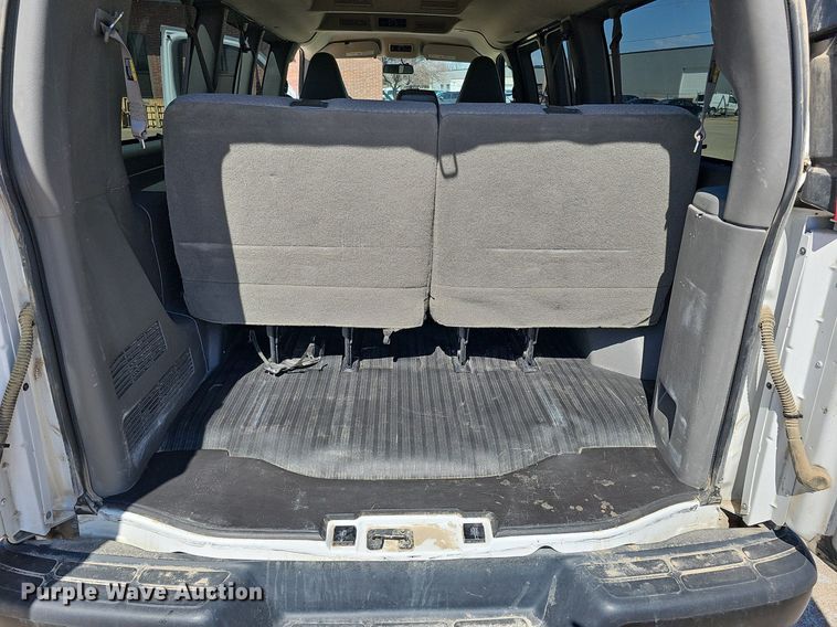 image for item DO4285 2017 Chevrolet Express 3500  van