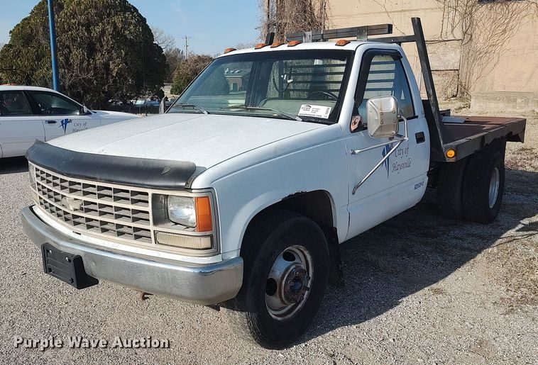 image for item DQ0436 1990 Chevrolet C3500  flatbed pickup truck