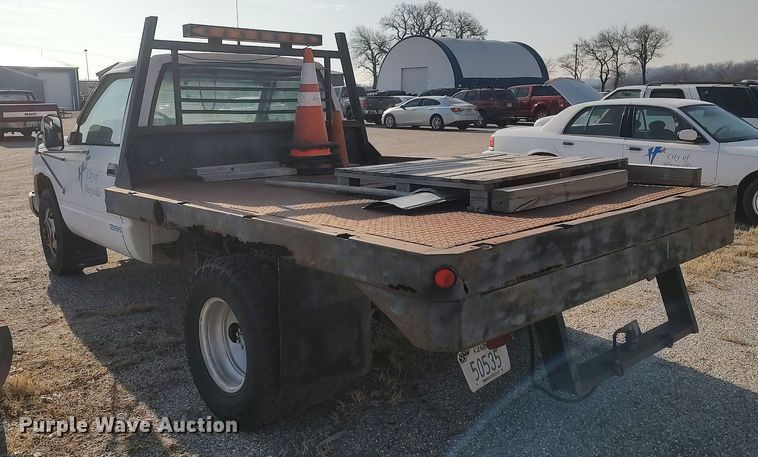 image for item DQ0436 1990 Chevrolet C3500  flatbed pickup truck