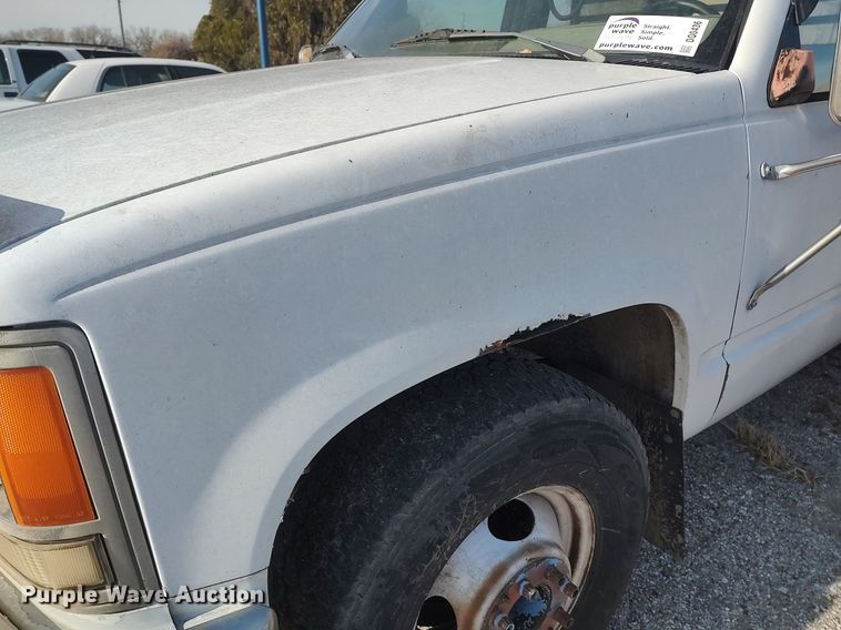 image for item DQ0436 1990 Chevrolet C3500  flatbed pickup truck