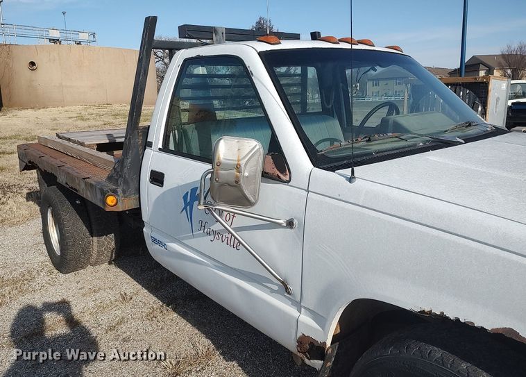 image for item DQ0436 1990 Chevrolet C3500  flatbed pickup truck