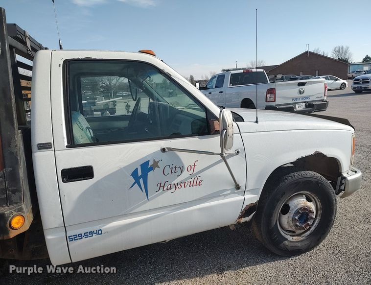 image for item DQ0436 1990 Chevrolet C3500  flatbed pickup truck