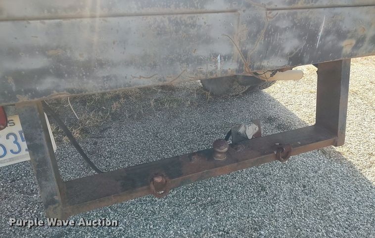 image for item DQ0436 1990 Chevrolet C3500  flatbed pickup truck