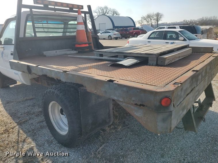 image for item DQ0436 1990 Chevrolet C3500  flatbed pickup truck
