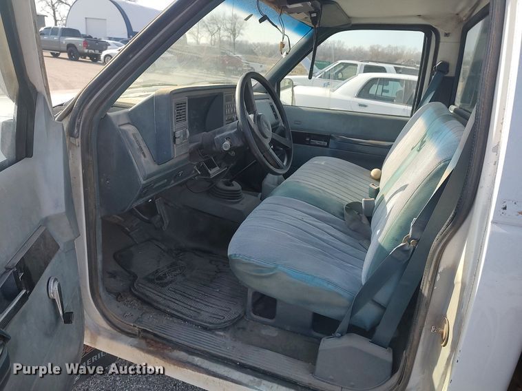 image for item DQ0436 1990 Chevrolet C3500  flatbed pickup truck