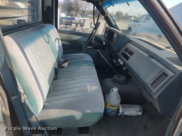 image for item DQ0436 1990 Chevrolet C3500  flatbed pickup truck