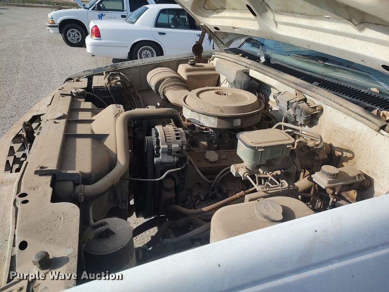 image for item DQ0436 1990 Chevrolet C3500  flatbed pickup truck