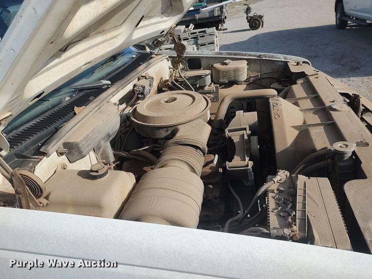 image for item DQ0436 1990 Chevrolet C3500  flatbed pickup truck