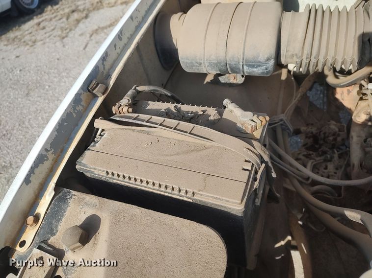 image for item DQ0436 1990 Chevrolet C3500  flatbed pickup truck