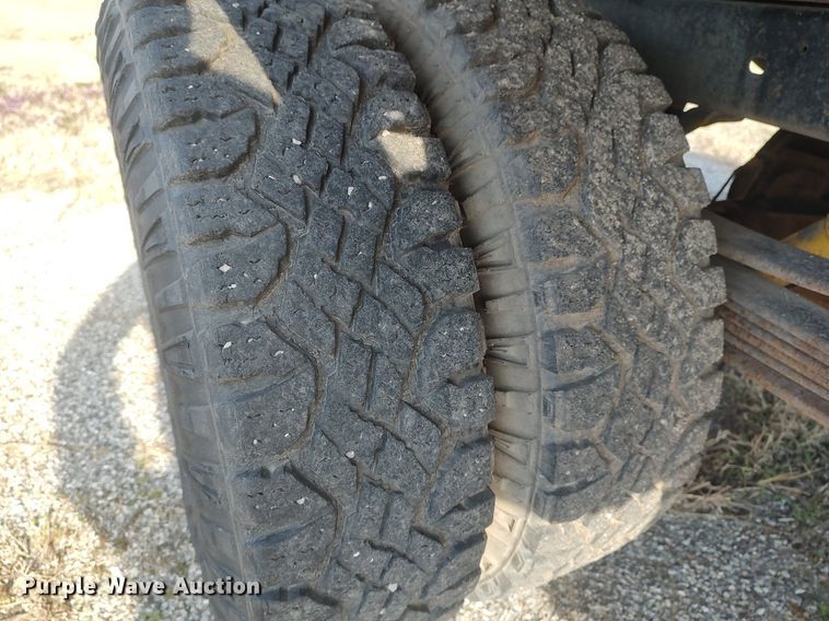 image for item DQ0436 1990 Chevrolet C3500  flatbed pickup truck