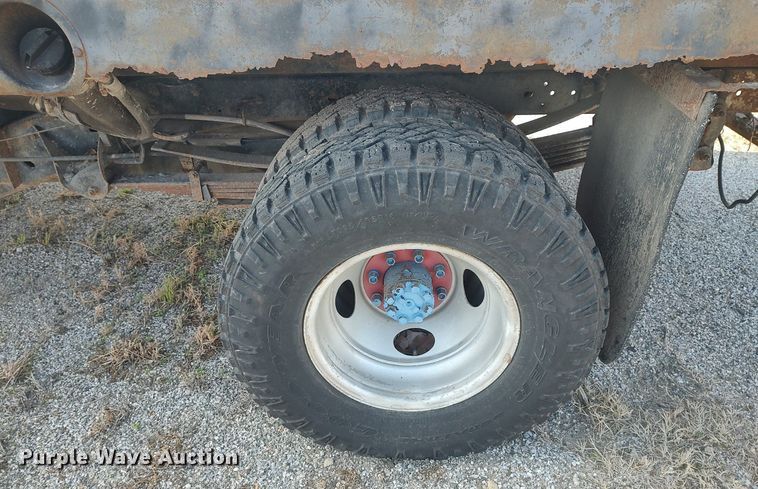 image for item DQ0436 1990 Chevrolet C3500  flatbed pickup truck