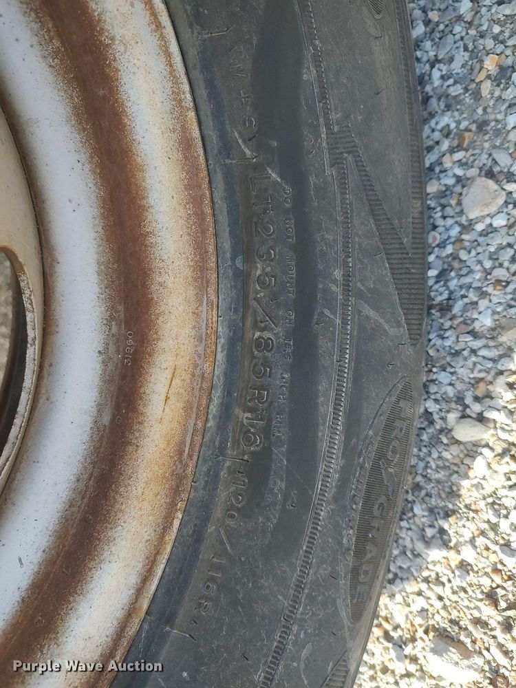 image for item DQ0436 1990 Chevrolet C3500  flatbed pickup truck