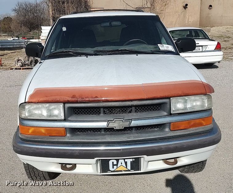 image for item DQ0438 2000 Chevrolet Blazer  SUV